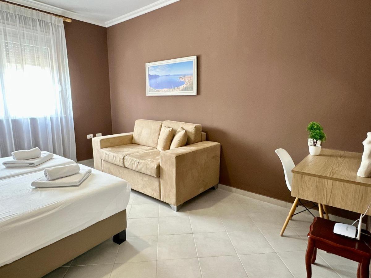 Family Suite Residence Vlore Ngoại thất bức ảnh