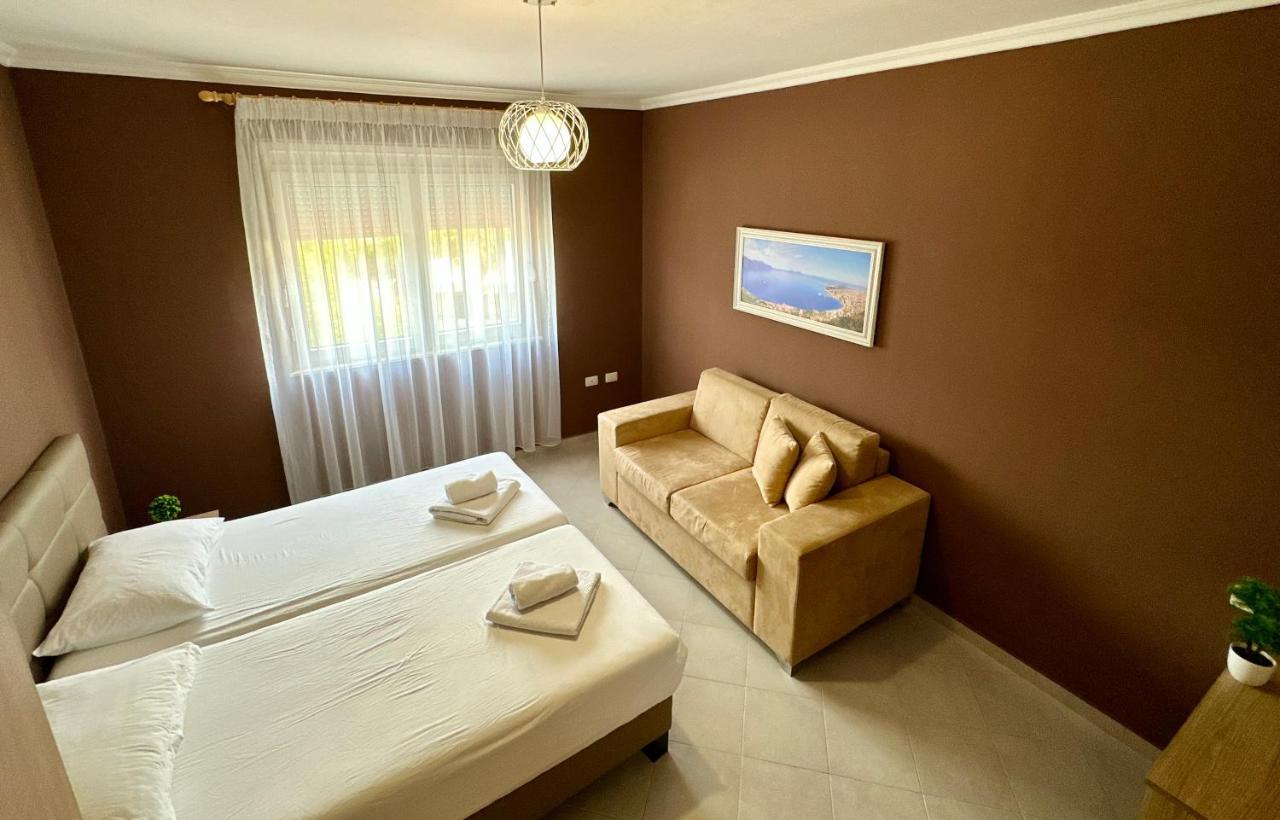 Family Suite Residence Vlore Ngoại thất bức ảnh