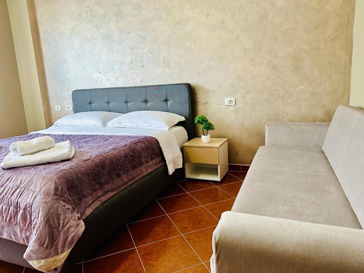 Family Suite Residence Vlore Ngoại thất bức ảnh