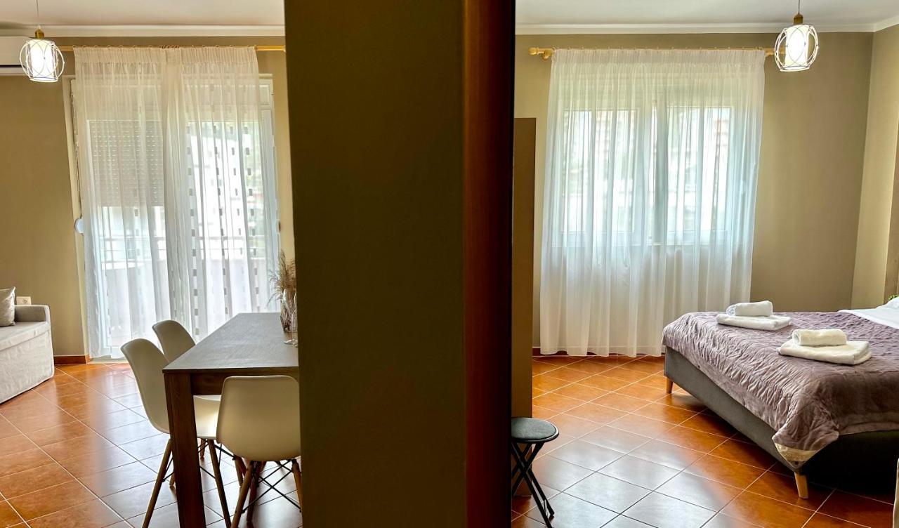 Family Suite Residence Vlore Ngoại thất bức ảnh