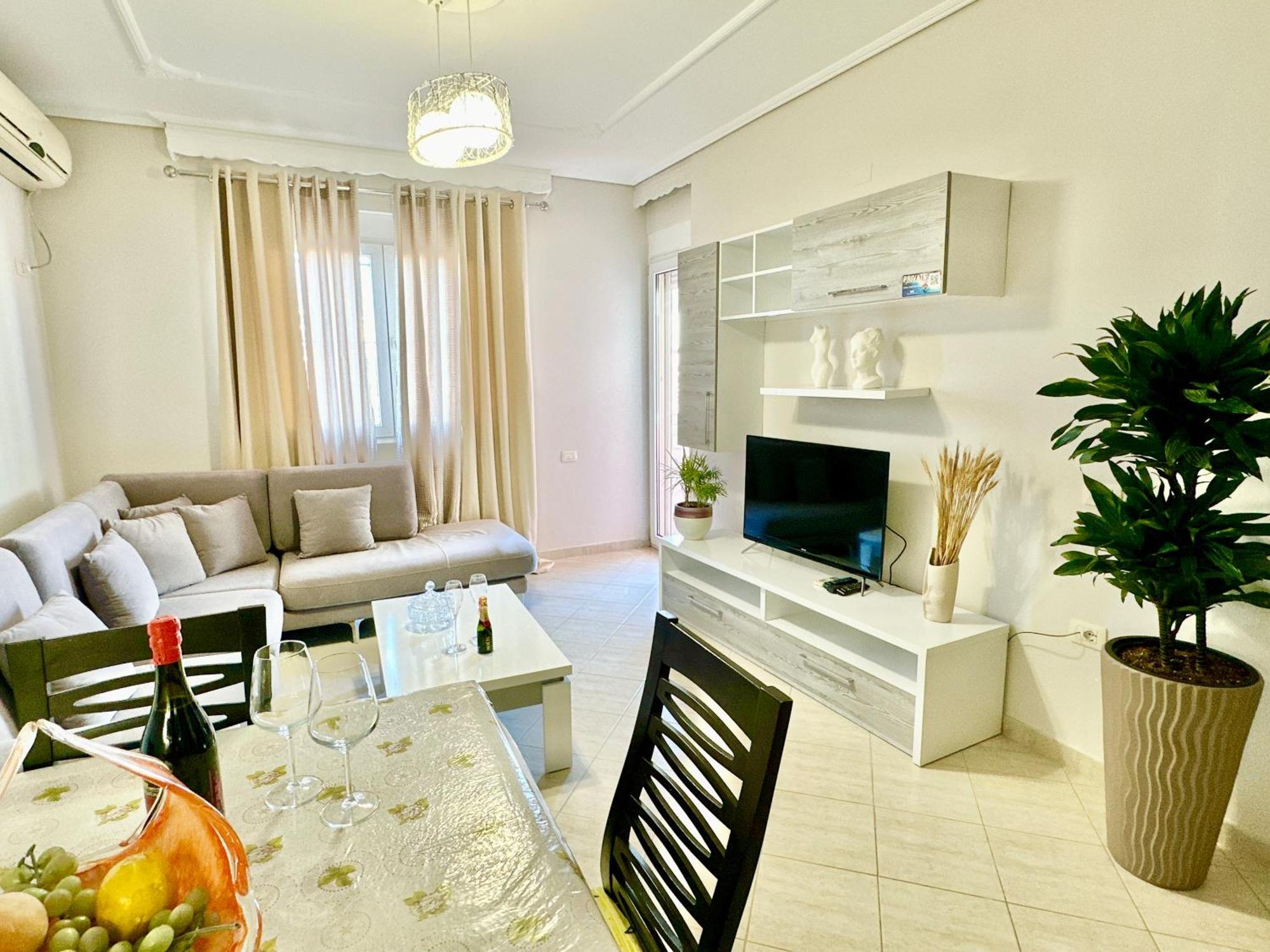 Family Suite Residence Vlore Ngoại thất bức ảnh